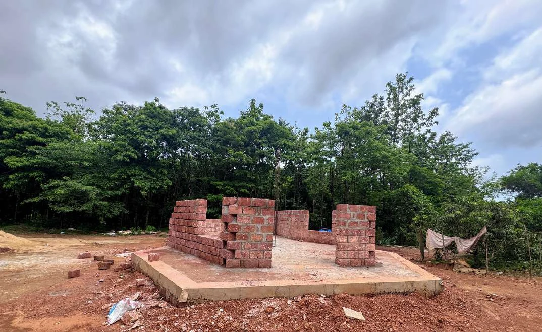 Laterite walls beginning to rise at the observatory